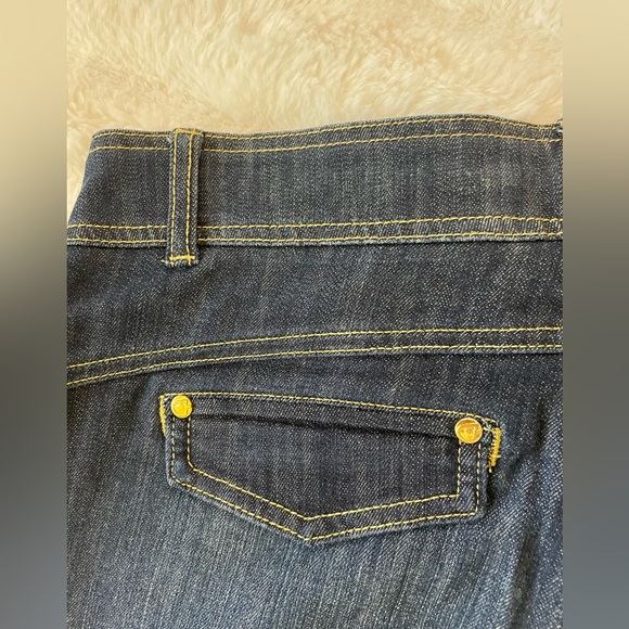 Cache Jeans. - Picture 9 of 11